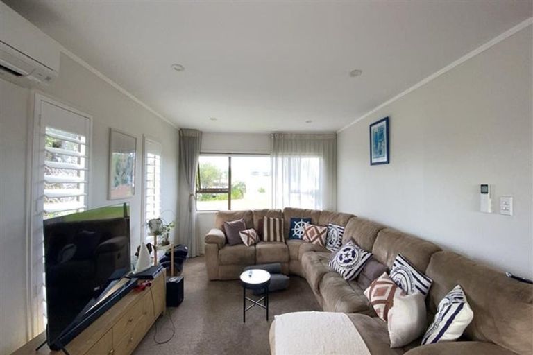 Photo of property in 859 Beach Road, Waiake, Auckland, 0630