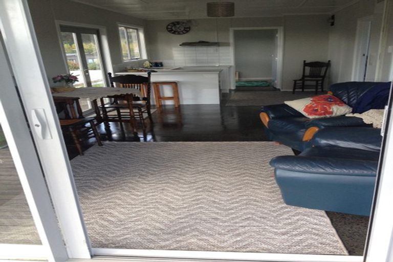 Photo of property in 122 Maunsell Road, Port Waikato, Tuakau, 2695