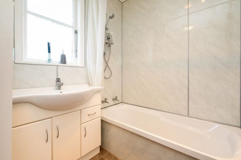 Photo of property in 42 Oldham Avenue, Onekawa, Napier, 4110