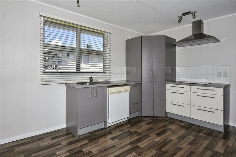 Photo of property in 119 Riverpark Crescent, Henderson, Auckland, 0610