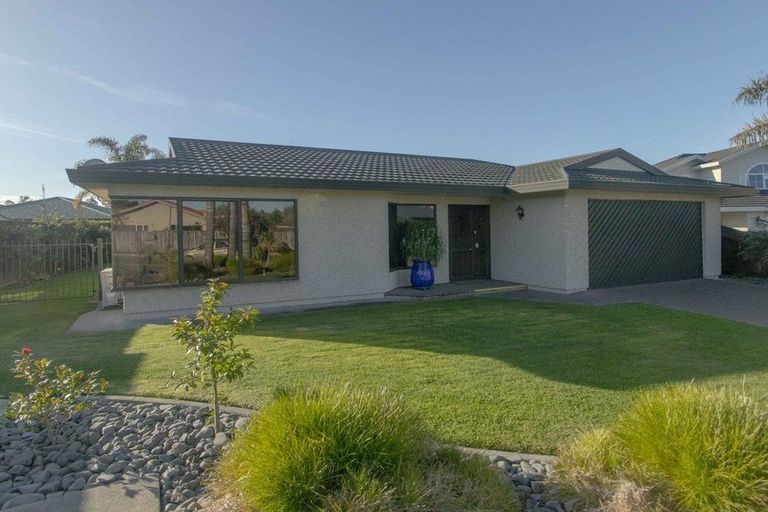 Photo of property in 18 Bishops Close, Greenmeadows, Napier, 4112