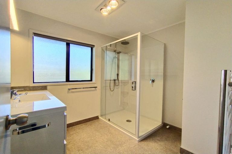 Photo of property in 2/11 Taharoto Road, Takapuna, Auckland, 0622