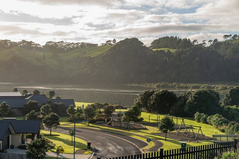 Photo of property in 7 Joyce Harsant Place, Cooks Beach, 3591