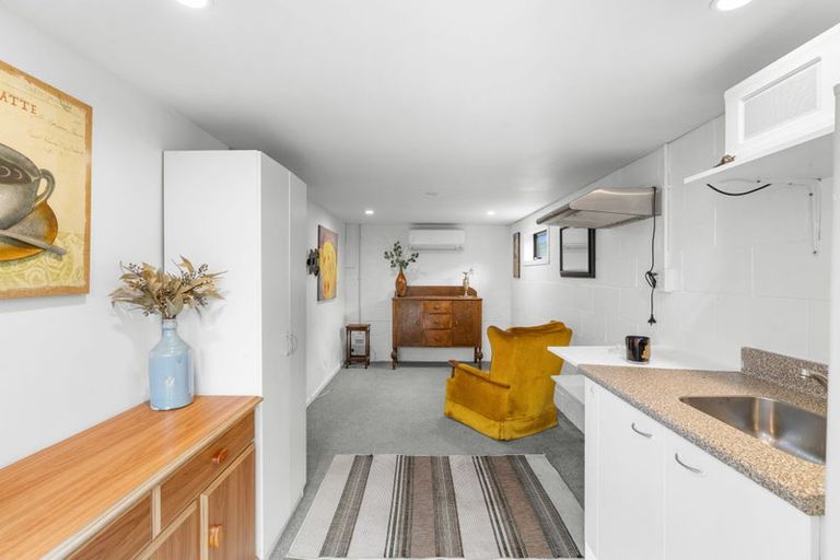 Photo of property in 21 Greendale Avenue, Avonhead, Christchurch, 8042