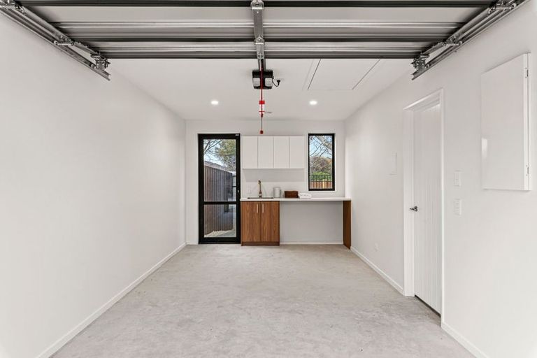 Photo of property in 4 Virtue Place, Hokowhitu, Palmerston North, 4410