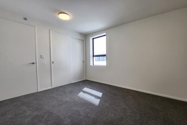 Photo of property in 5/65 Tiketike Way, Brooklyn, Wellington, 6021