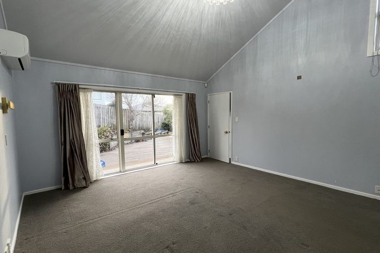 Photo of property in 14 Mcfetridge Place, Hillcrest, Auckland, 0627