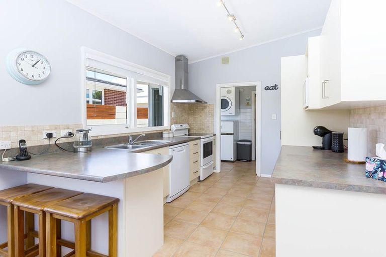 Photo of property in 17 Kiwi Street, Heretaunga, Upper Hutt, 5018