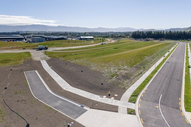 Photo of property in 27 Packer Road, Wanaka, 9382