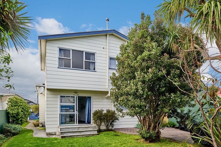 Photo of property in 87 Richmond Street, Petone, Lower Hutt, 5012