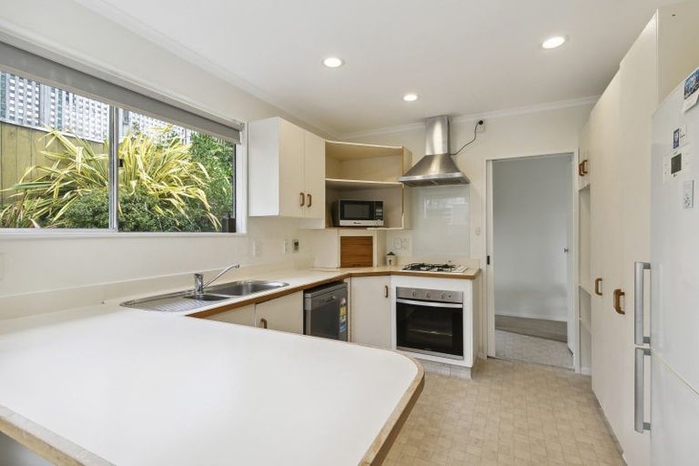 Photo of property in 12 Mcmahon Way, Paparangi, Wellington, 6037