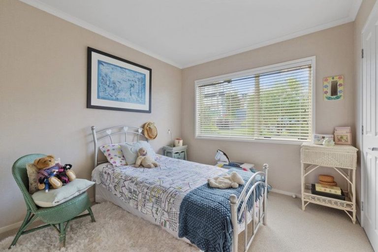 Photo of property in 6 Orewa Street, Torbay, Auckland, 0630