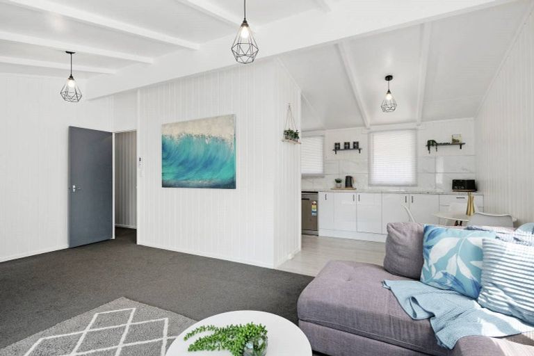 Photo of property in 60 Norana Road, Timberlea, Upper Hutt, 5018