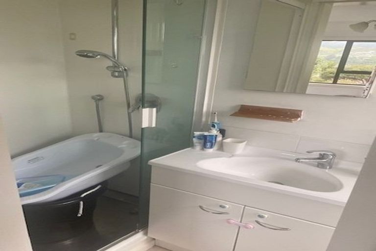 Photo of property in 13 Chester Road, Tawa, Wellington, 5028