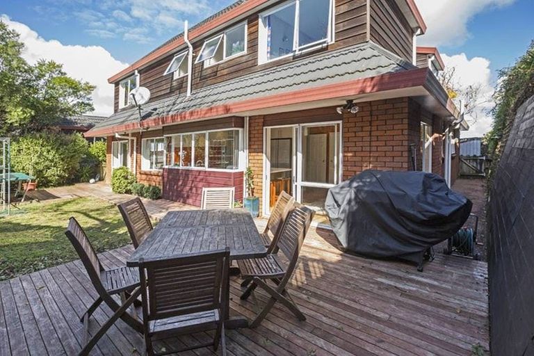 Photo of property in 2/34 Britannia Place, Half Moon Bay, Auckland, 2012