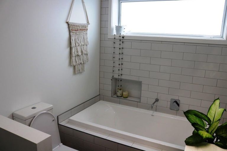 Photo of property in 420a Whangaparaoa Road, Stanmore Bay, Whangaparaoa, 0932