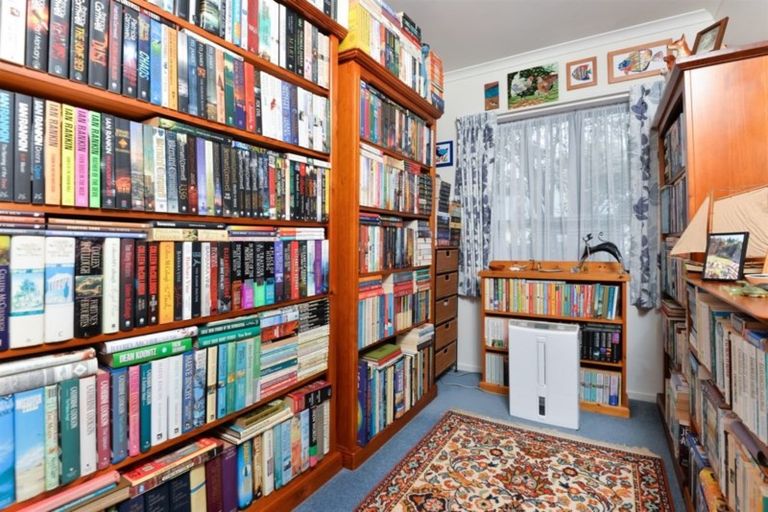 Photo of property in 2 Rosella Grove, Waimauku, 0812