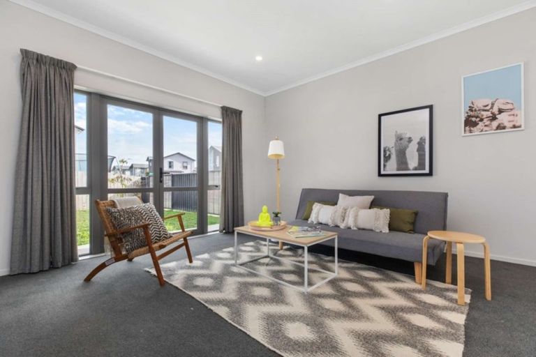 Photo of property in 1 Apa Street, Weymouth, Auckland, 2103