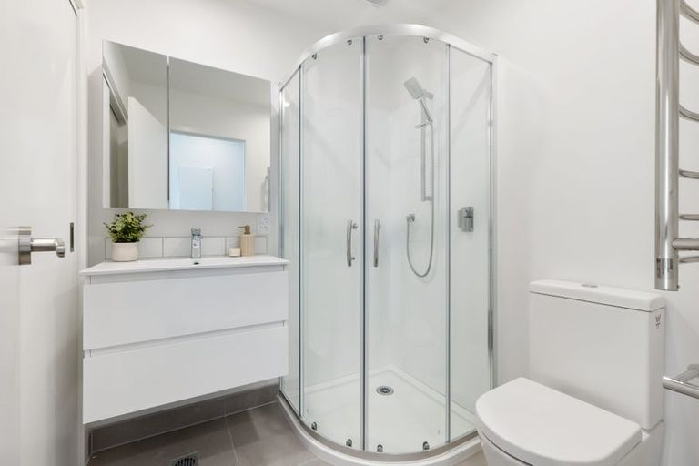 Photo of property in 3 Meg Lane, Glen Eden, 0602