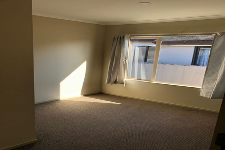 Photo of property in 5 Bezar Place, Flat Bush, Auckland, 2016