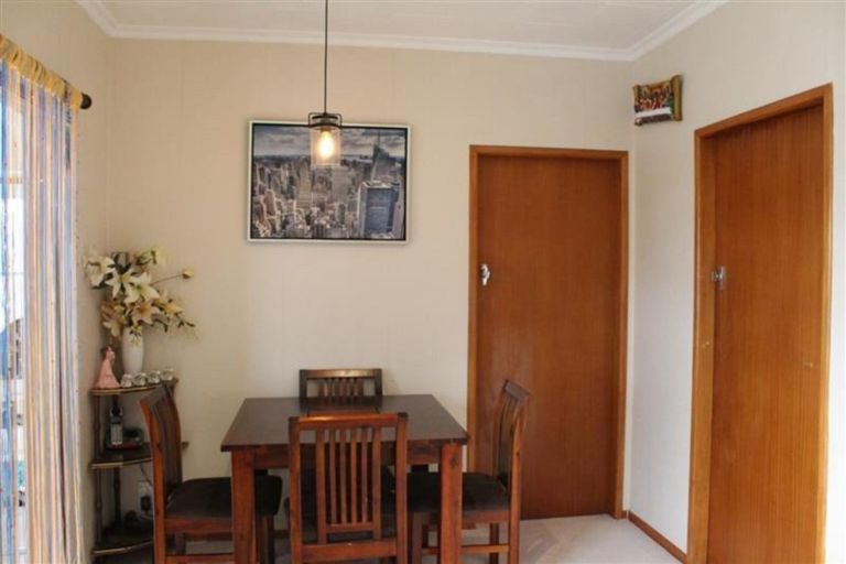 Photo of property in 112 Frankley Road, Frankleigh Park, New Plymouth, 4310