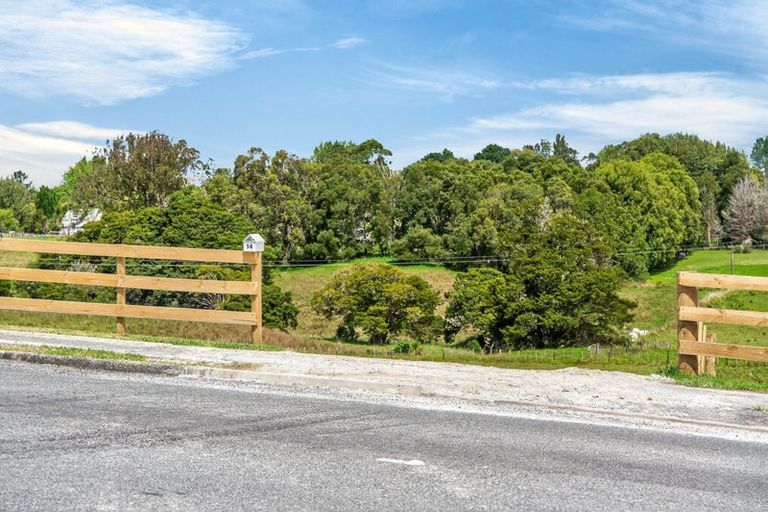 Photo of property in 14 Kaiwaka-mangawhai Road, Kaiwaka, 0975
