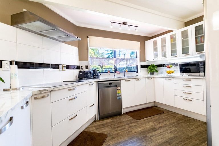 Photo of property in 14 Homestead Place, Glenview, Hamilton, 3206