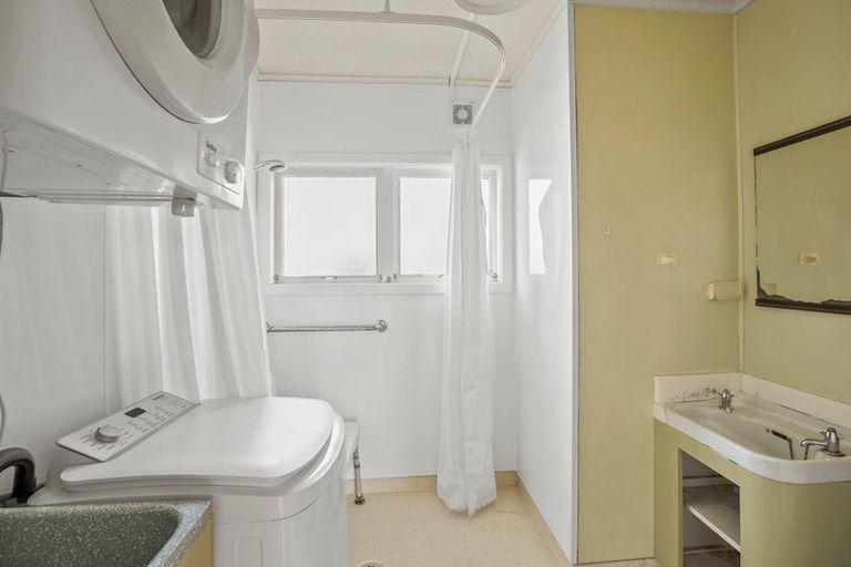 Photo of property in 418a-c Carrington Street, Upper Vogeltown, New Plymouth, 4310