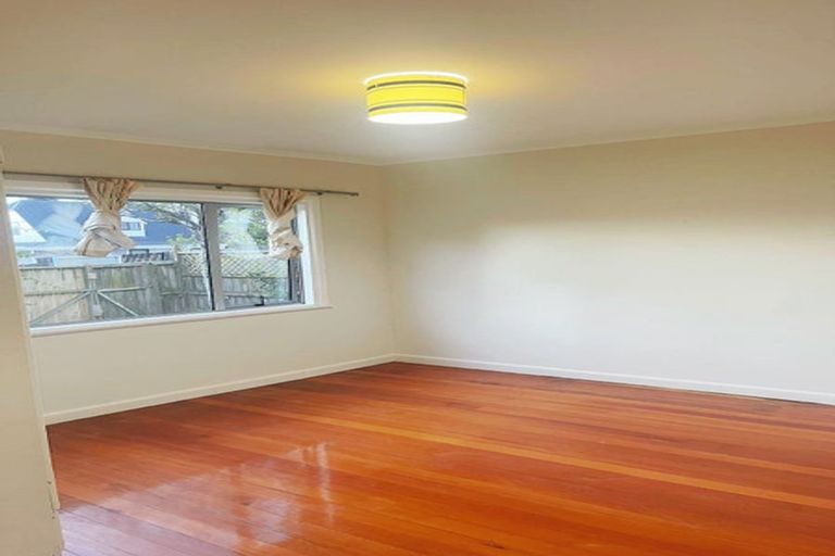 Photo of property in 2/24 Stanley Avenue, Milford, Auckland, 0620