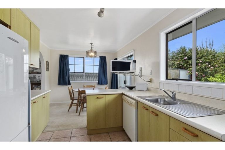 Photo of property in 89 Langana Avenue, Browns Bay, Auckland, 0630