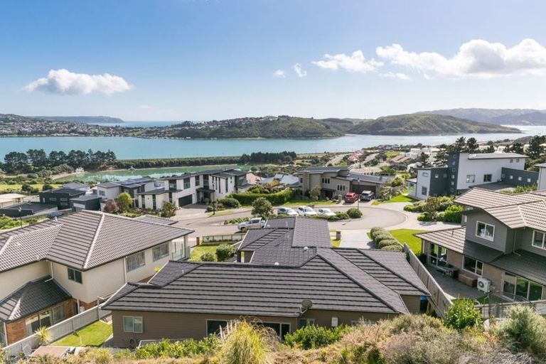 Photo of property in 20 The Fjord, Aotea, Porirua, 5024