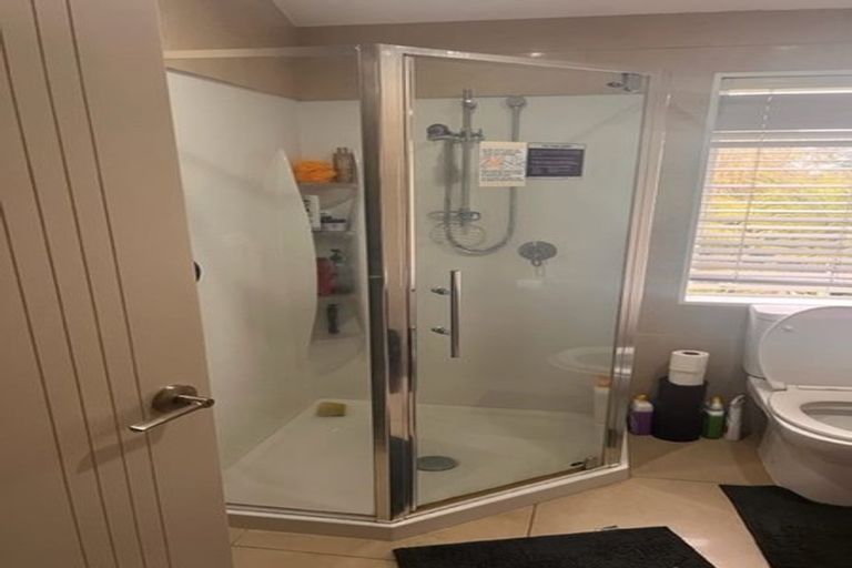 Photo of property in 9 Keating Rise, Northcross, Auckland, 0632