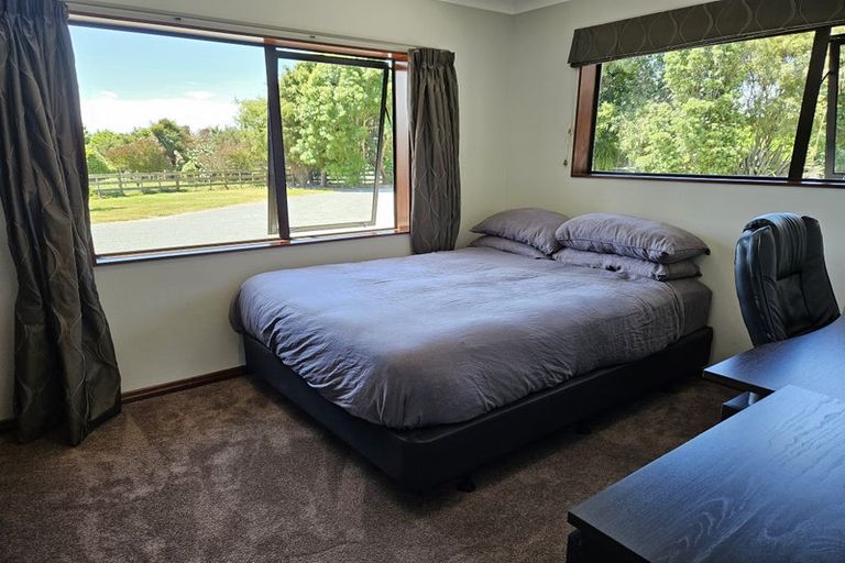 Photo of property in 94 Pohutukawa Drive, Levin, 5571
