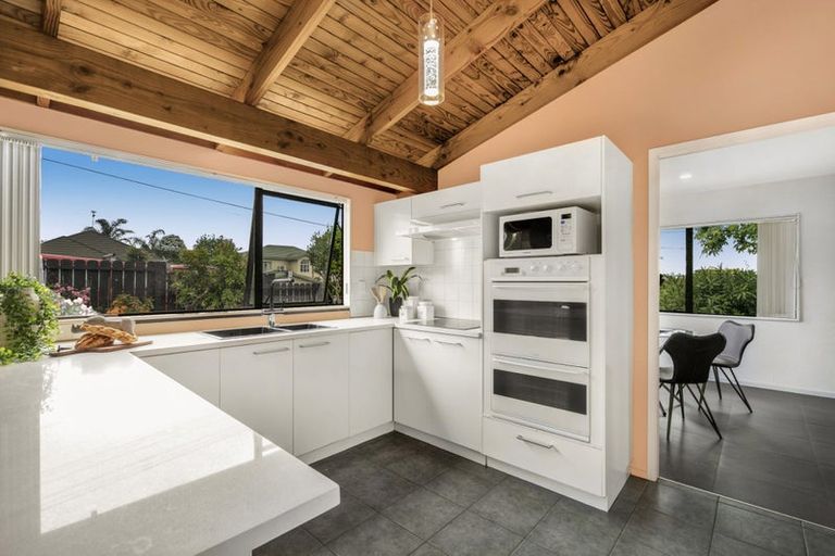 Photo of property in 1/23 Beatrice Avenue, Hillcrest, Auckland, 0627