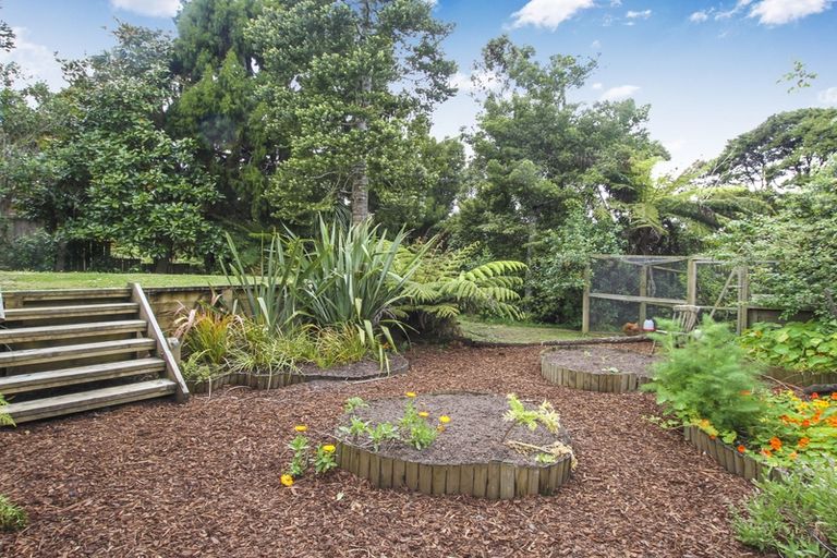 Photo of property in 30 Rimutaka Place, Titirangi, Auckland, 0604