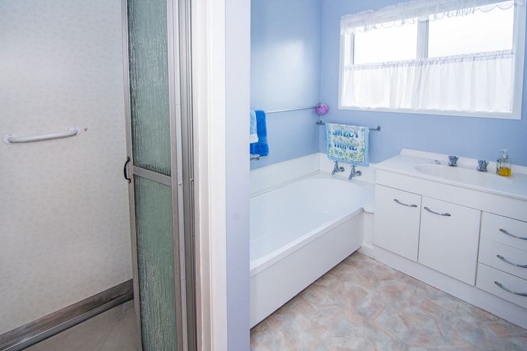 Photo of property in 9 Cambridge Terrace, Masterton, 5810