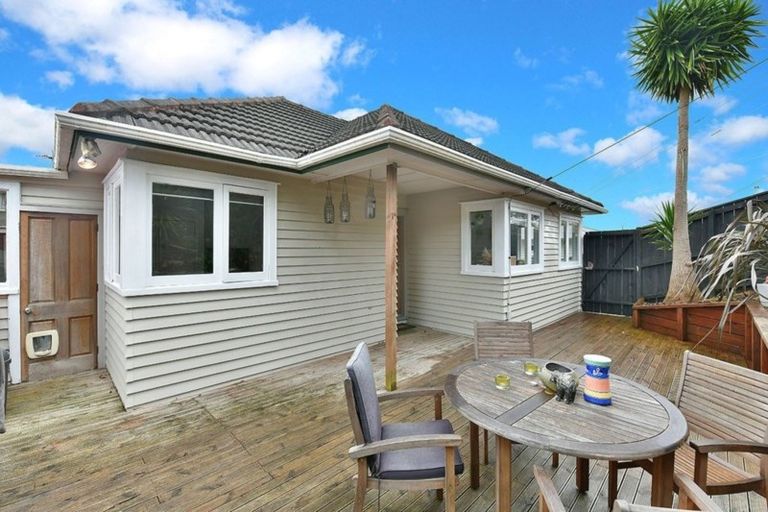 Photo of property in 1/40 Carlisle Road, Browns Bay, Auckland, 0630