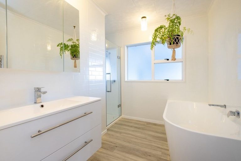 Photo of property in 60 Shrimpton Road, Haumoana, 4102