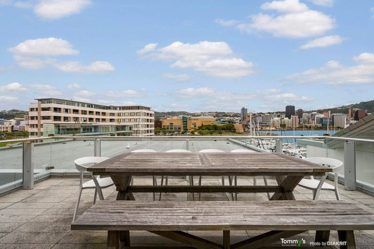 Photo of property in Clyde Quay Wharf, 4b/8 Clyde Quay Wharf, Te Aro, Wellington, 6011