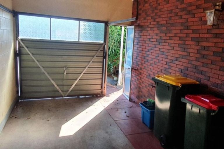 Photo of property in 9 Barrett Street, Westown, New Plymouth, 4310