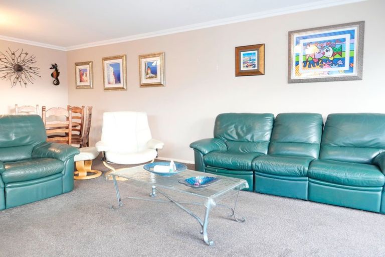 Photo of property in 75 Seaview Road, Paraparaumu Beach, Paraparaumu, 5032