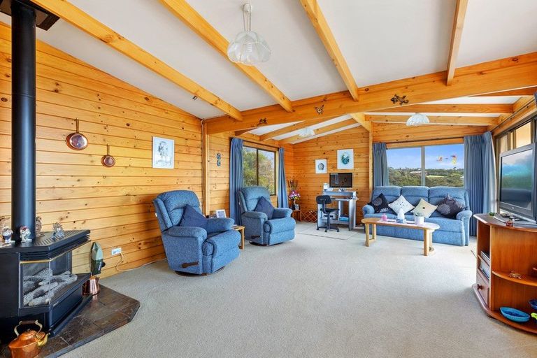 Photo of property in 37 Merehai Place, Snells Beach, 0920