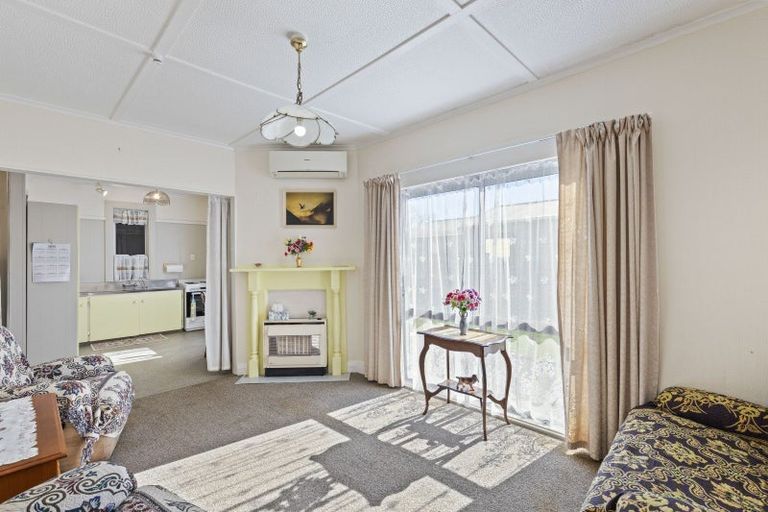 Photo of property in 11a Queen Street, Waitara, 4320