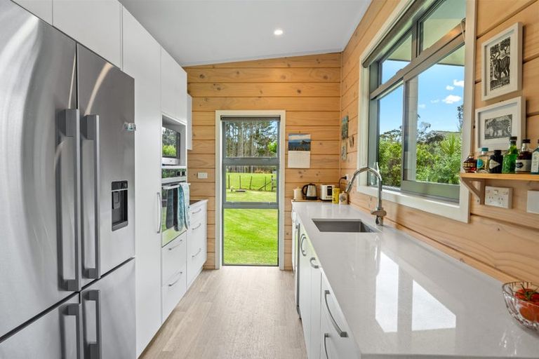 Photo of property in 842a South Head Road, South Head, Helensville, 0874
