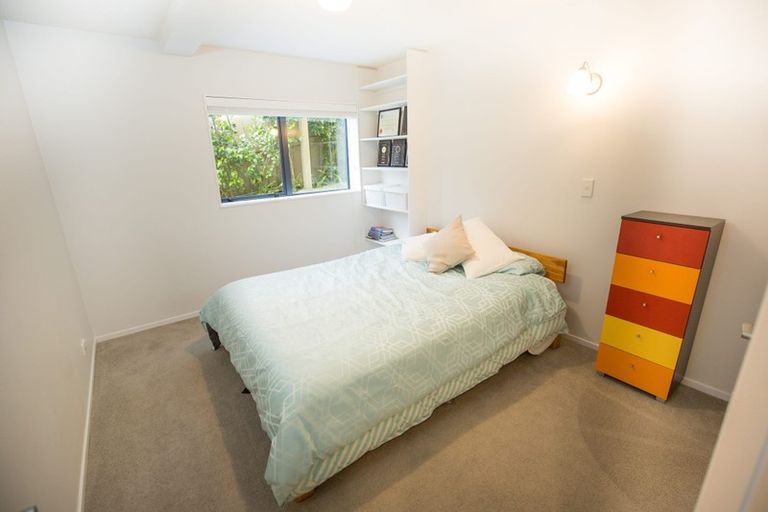 Photo of property in 48 Renata Crescent, Te Atatu Peninsula, Auckland, 0610