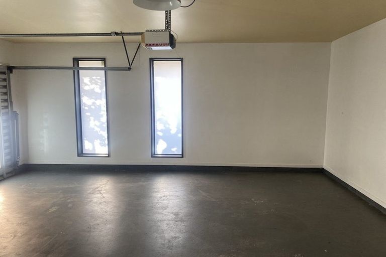 Photo of property in 20 Taupata Street, Redcliffs, Christchurch, 8081