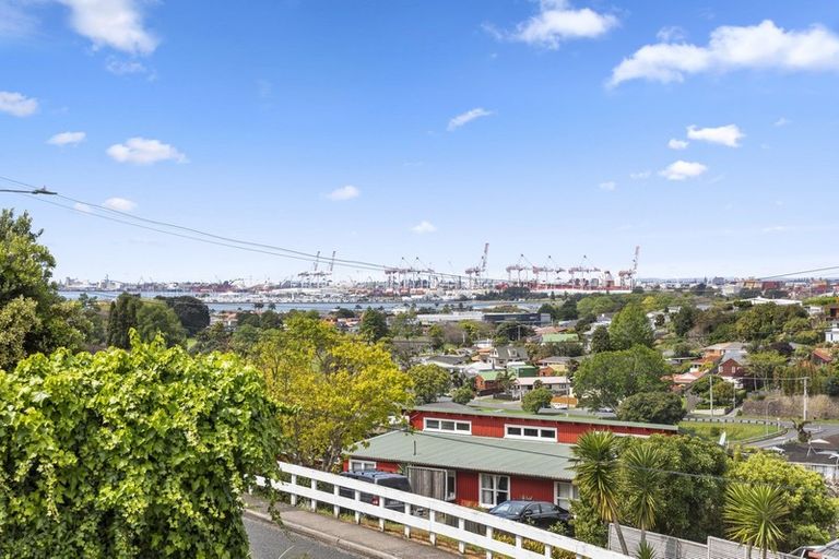 Photo of property in 65 Hinewa Road, Otumoetai, Tauranga, 3110