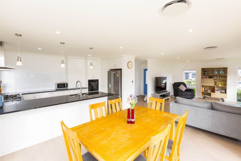 Photo of property in 15 Filmer Crescent, Wallaceville, Upper Hutt, 5018