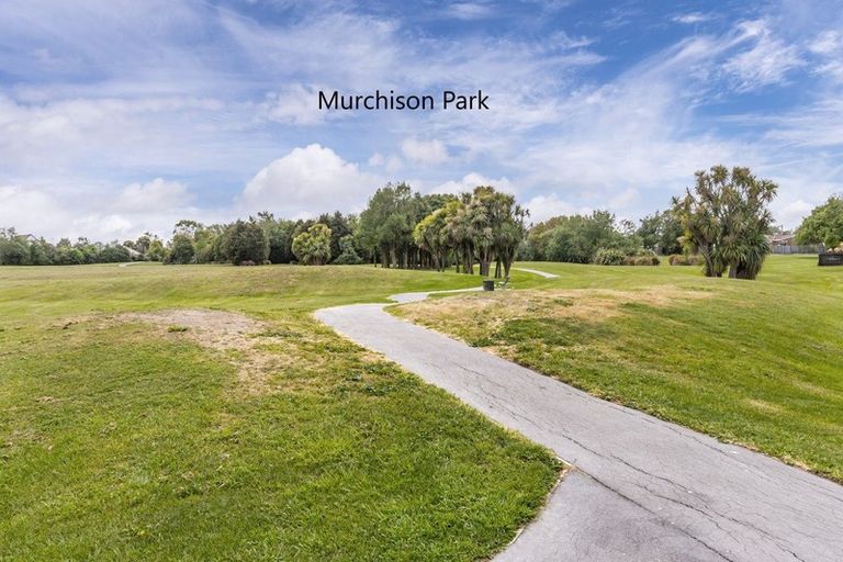 Photo of property in 20 Pyatt Place, Redwood, Christchurch, 8051