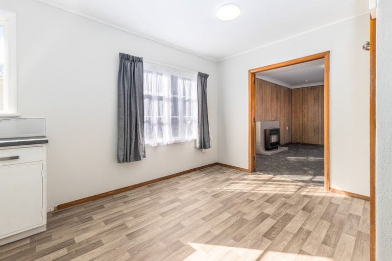 Photo of property in 11 Bartholomew Road, Levin, 5510